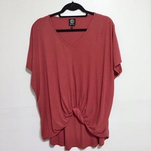 Bobeau twist front short sleeve top size L
